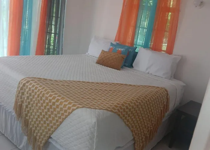 Blue Hammock At Skycastle Apartamento Ocho Ríos